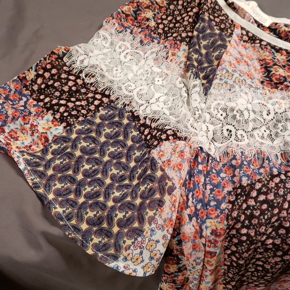 Blouse - Picture 6 of 8